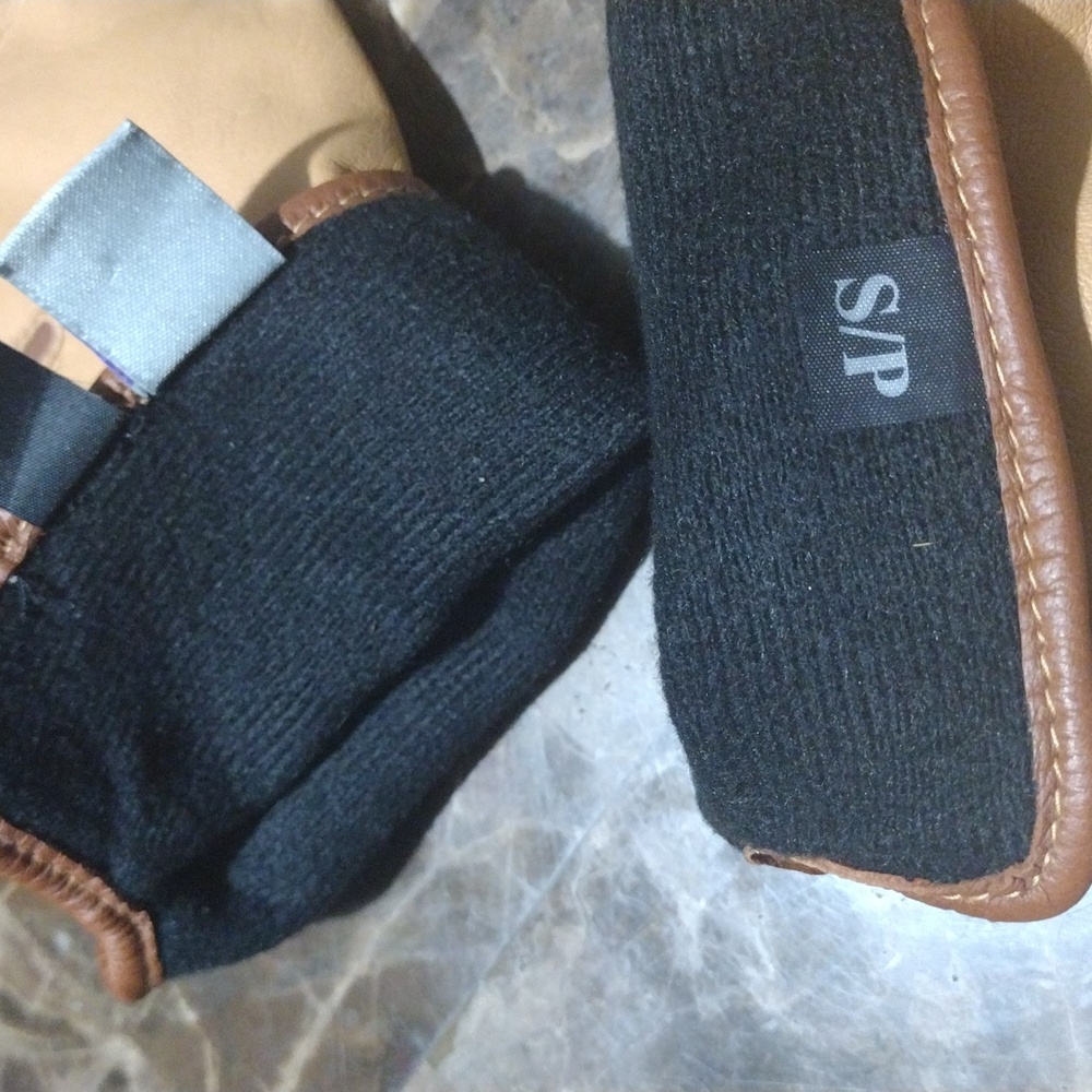 Leather Gloves - Picture 8 of 8